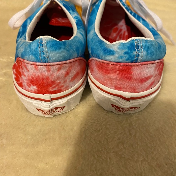 Vans (Juniors 4.5) Low Cut Tye Dye Tennis Shoes - Picture 3 of 6
